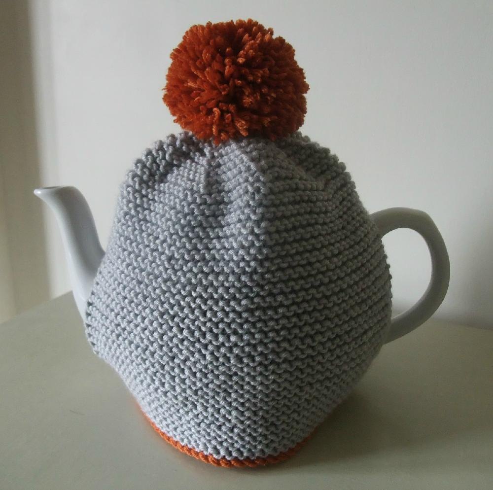 Pom Pom Tea Cosy Knitting pattern by Buzybee