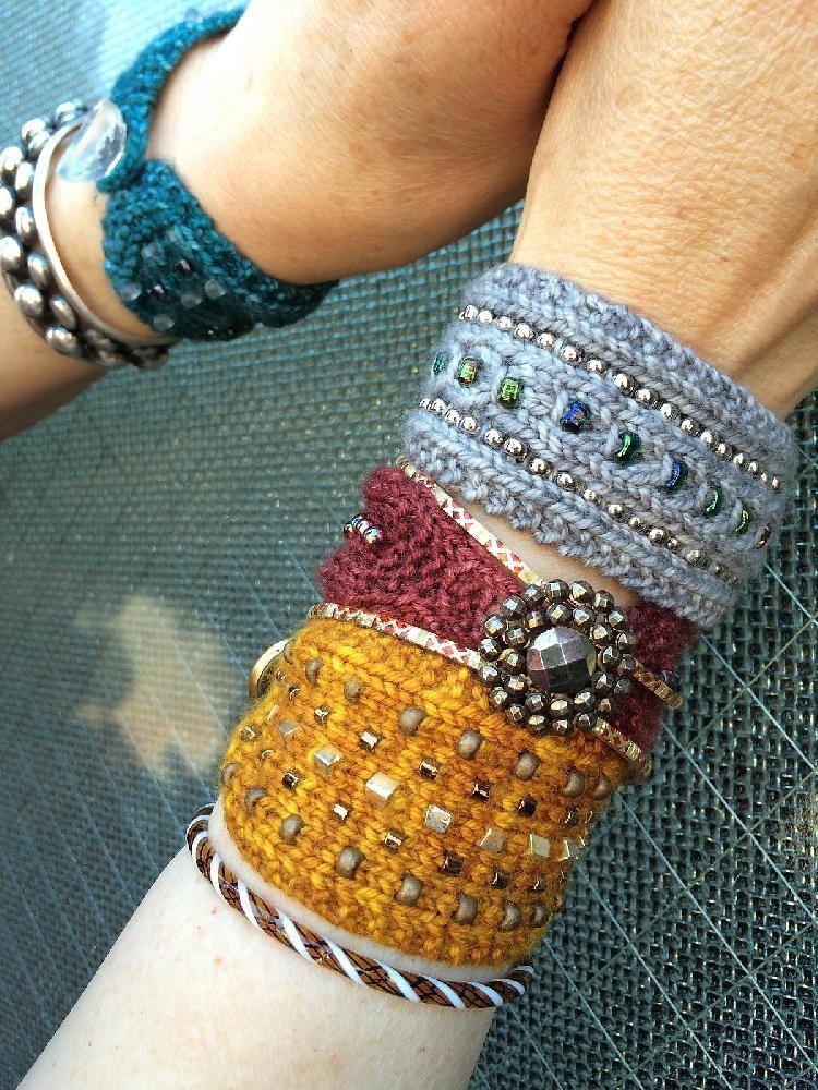 Beaded Buttoned Bracelets! Knitting pattern by Sivia