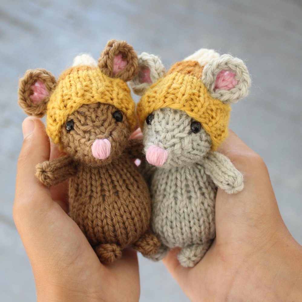The Quiet Little Mouse Knitting pattern by Rachel Borello Carroll