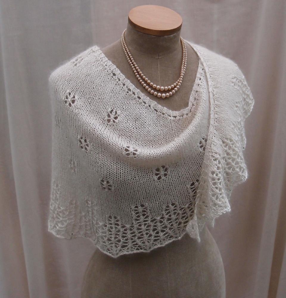 Snowflakes & Icicles Knitting pattern by Sue Lazenby ...