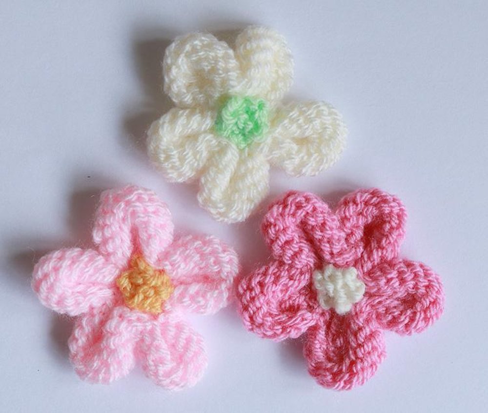 Knitted Flower Tutorial Knitting pattern by Julie Taylor