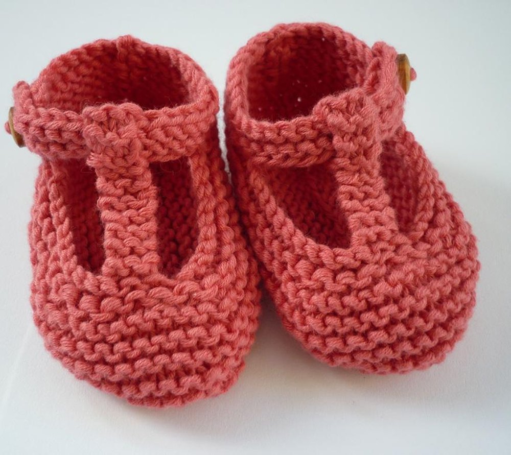 Quinn T bar style baby shoes Knitting pattern by Julie