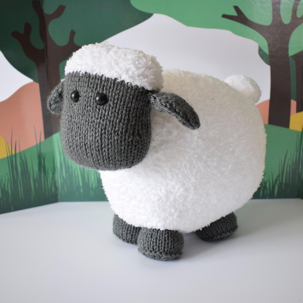 Brenda the Sheep Knitting pattern by Amanda Berry