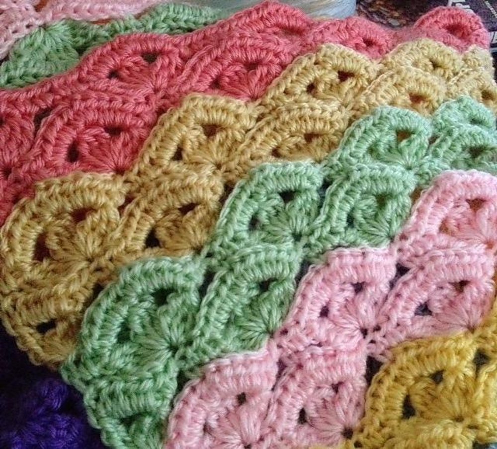 Irish Wave Baby Afghan Crochet pattern by Bizzy Crochet